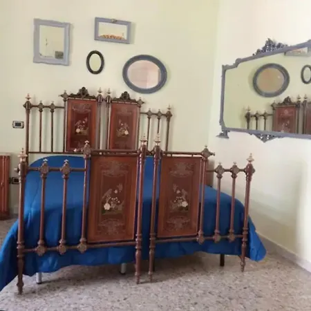 アパート Mezzanino Con Patio E Archi A Vela *